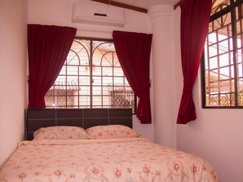 Bike And Tours Bed And Breakfast Лахад Дату Екстериор снимка