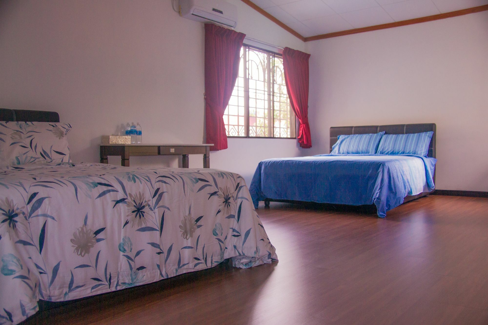 Bike And Tours Bed And Breakfast Лахад Дату Екстериор снимка