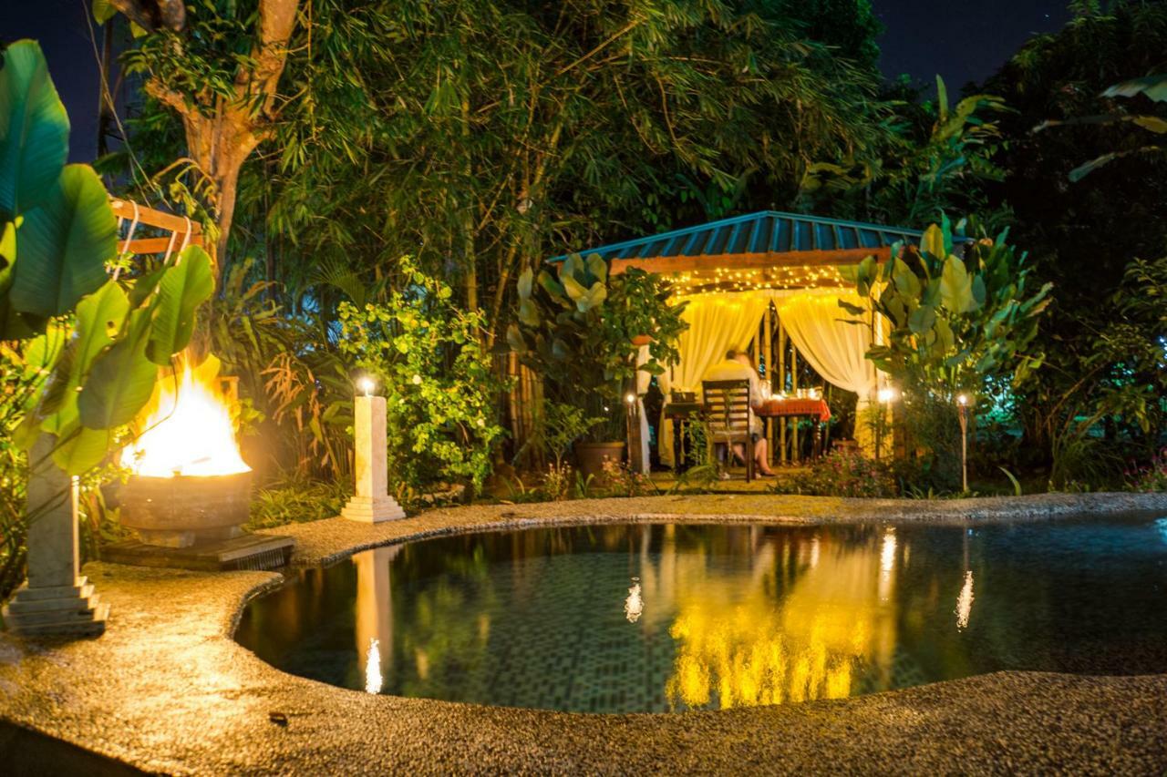Bike And Tours Bed And Breakfast Лахад Дату Екстериор снимка